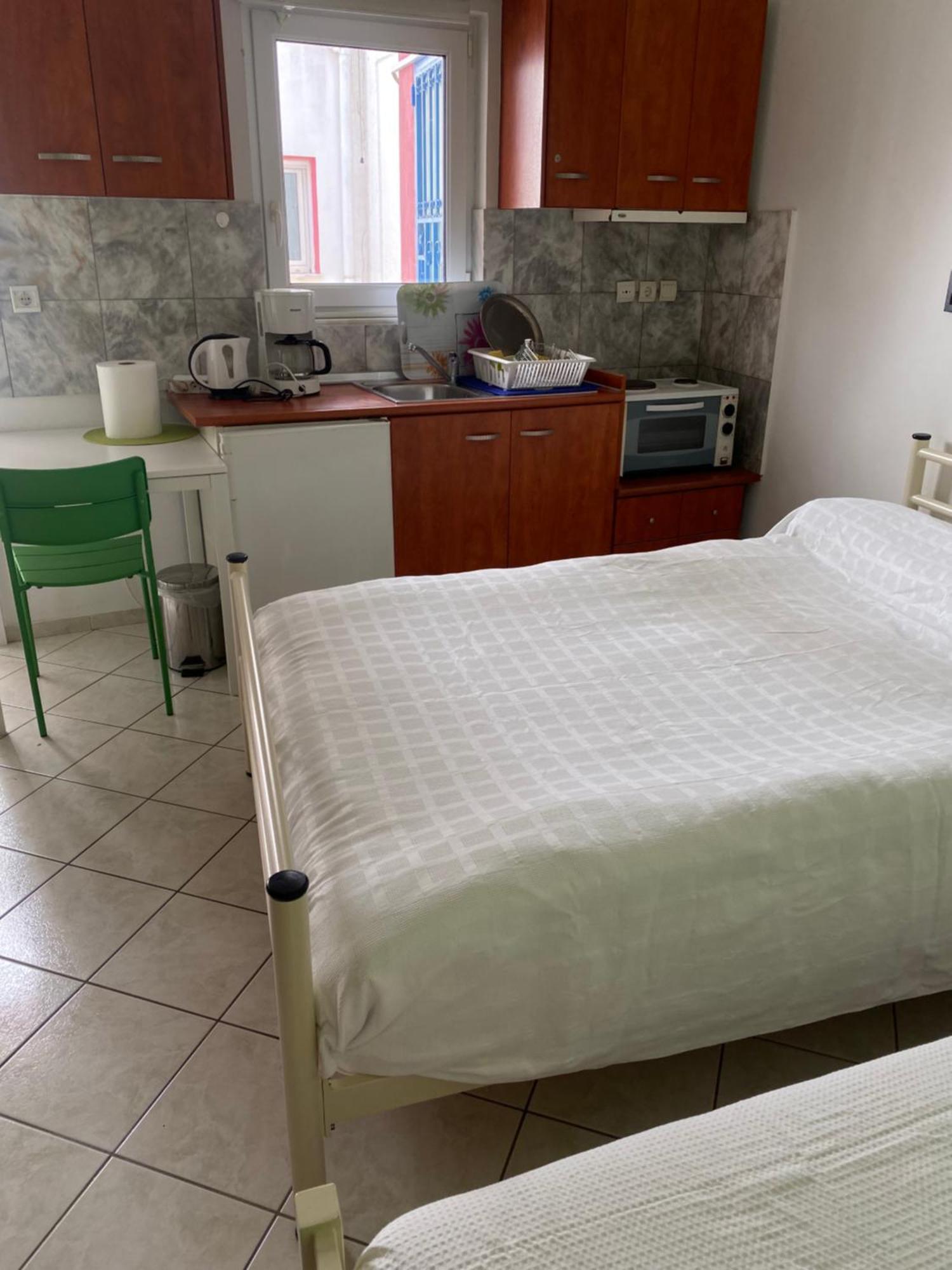 Marias Rooms Chantzara Spyropoulos Family Apart 50 Sqm 2Studios Sea View Far 50 M Harbour , Heart City, Flats To Let อีกูเมนิทซา ภายนอก รูปภาพ